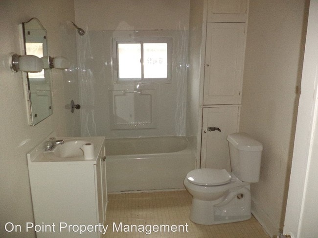 Building Photo - 3 br, 1 bath Apartment - 16 Maple Ave