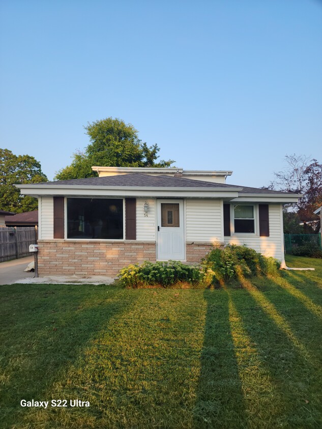54 Fairway Court Appleton, WI. 54915 - 54 Fairway Ct