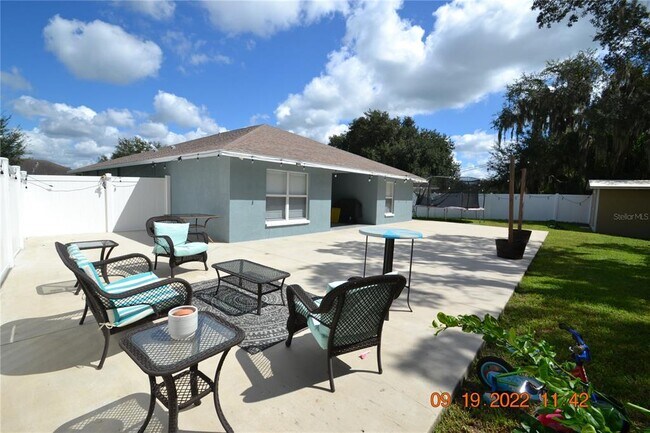 Building Photo - 15509 Florida Breeze Loop