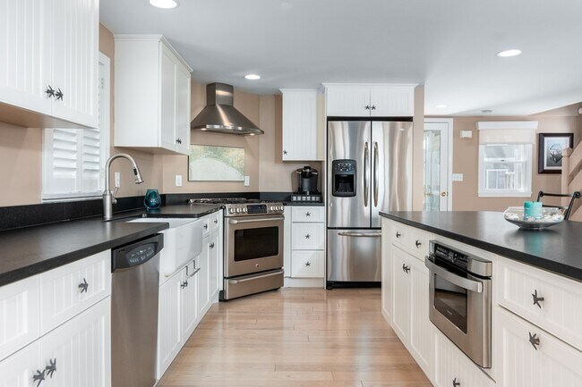 Building Photo - 20 63rd St