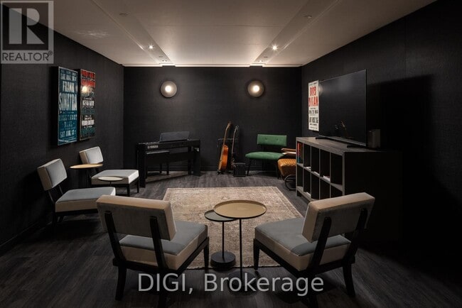 Building Photo - 57 Spadina Ave.