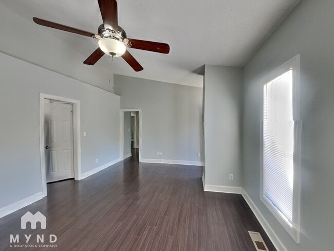 Building Photo - 1221 Delham Rd