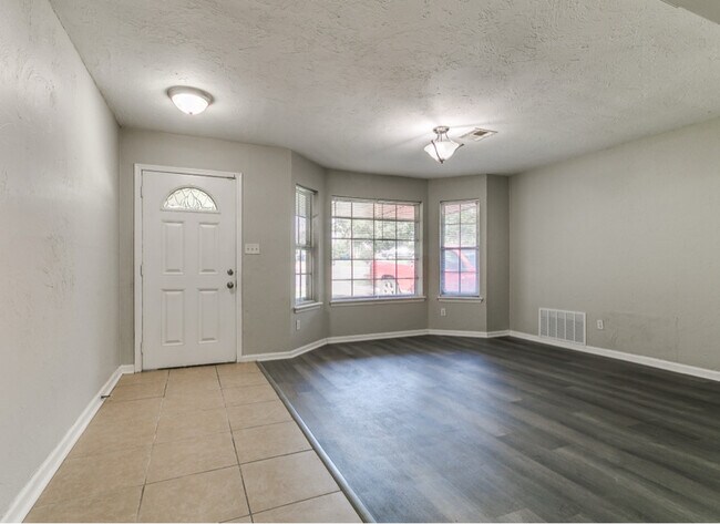 Foto del edificio - 1519 Rockridge Ct