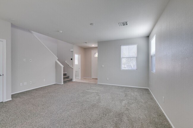 Foto del edificio - South West/ Mountains Edge 3 BD, 2.5 BA GATED COMMUNITY HOME