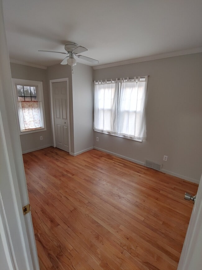 Foto del edificio - 5647 Hoover St