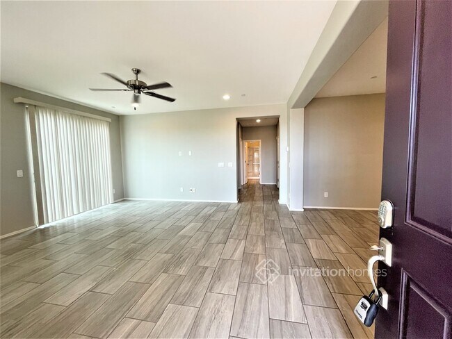 Building Photo - 146 N Sandal