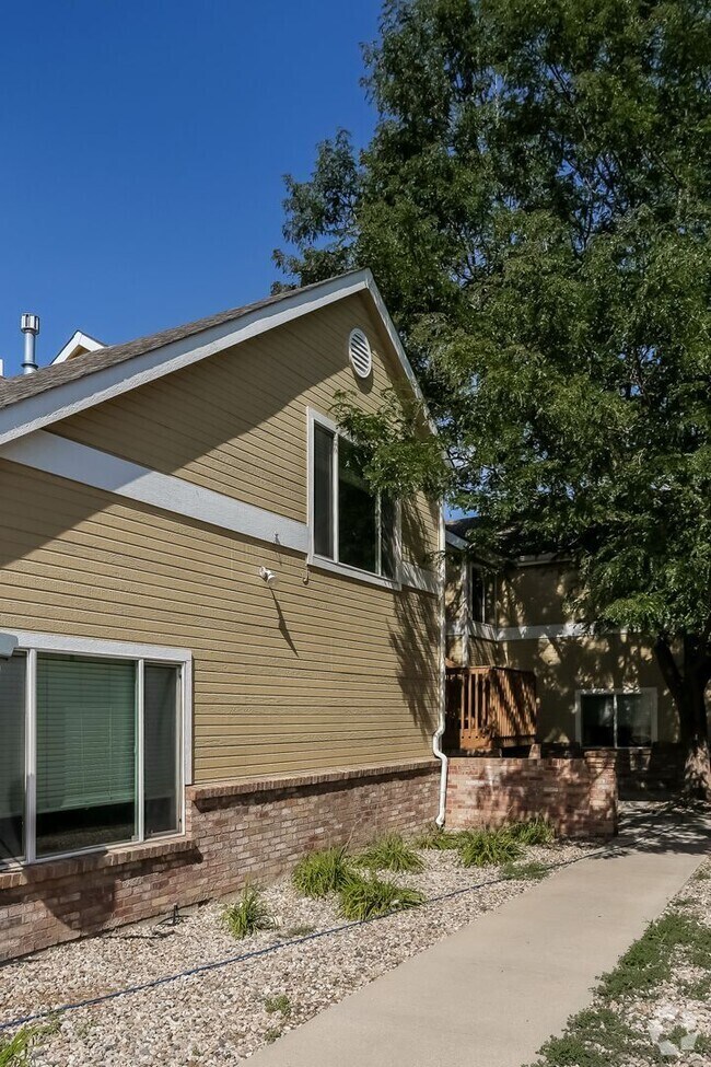 Building Photo - 1020 Rolland Moore Dr
