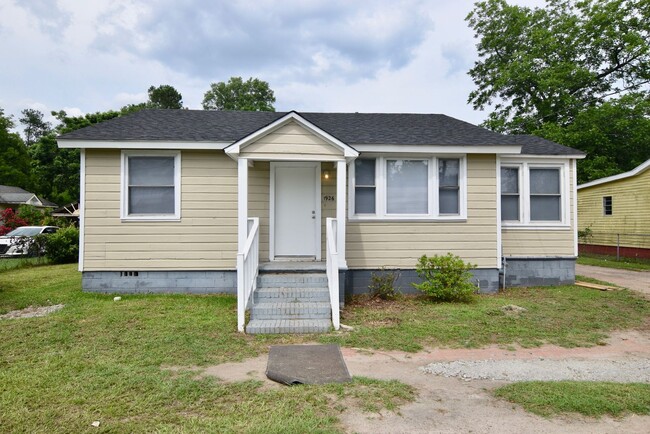 Building Photo - Updated 3 Bedroom House Across From Wilkin...