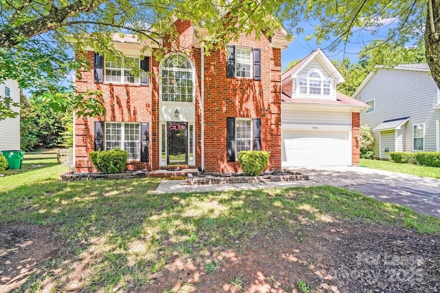 Foto principal - 16024 Kirsten Nicole Rd