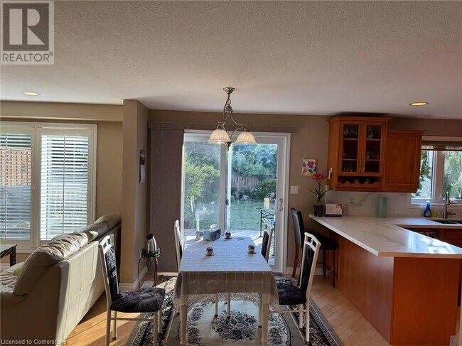 Building Photo - 805 Birchmount Dr