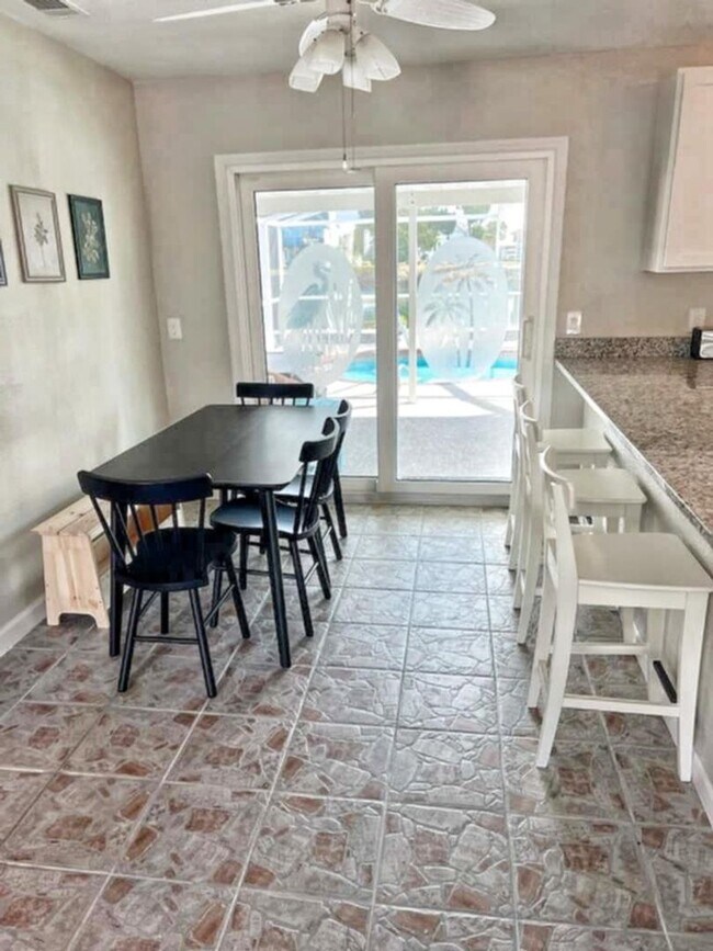 Building Photo - Waterfront 2BR/2BA Home w/ Pool, Dock & Ga...