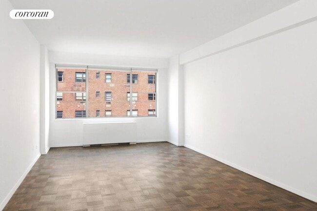 Building Photo - 230 E 79th St