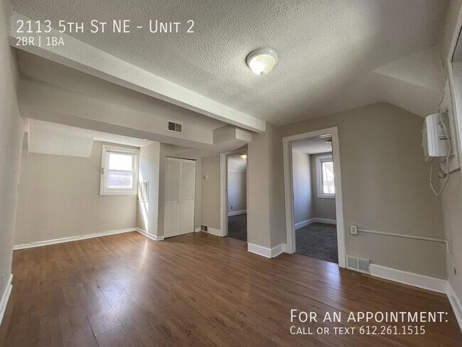 Foto del edificio - 2113 5th St NE
