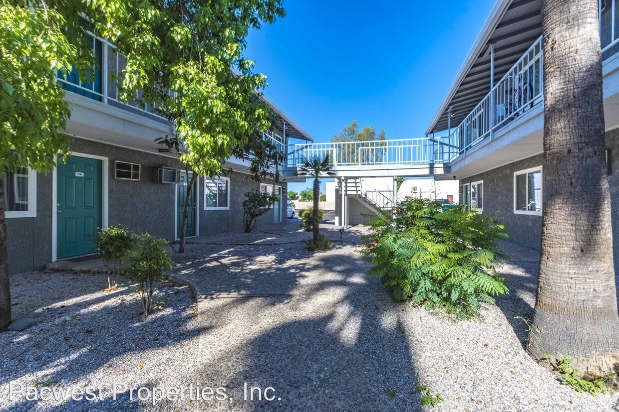 8477 E Broadway Blvd, Tucson, AZ 85710 Room for Rent in Tucson, AZ