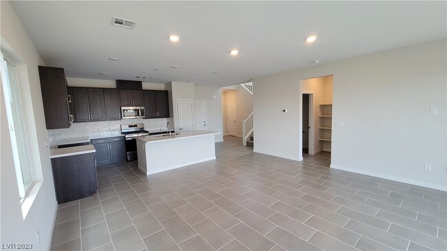 Foto del edificio - 2874 Sweeping Palm Rd