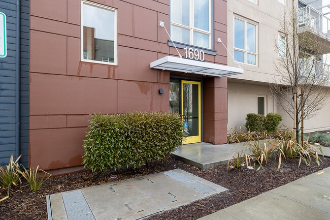 Photo - 1690 Delano St House