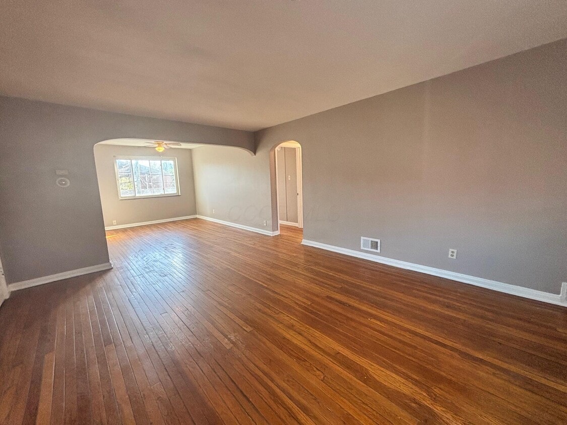 Primary Photo - 34 N Hampton Rd