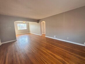 Building Photo - 34 N Hampton Rd