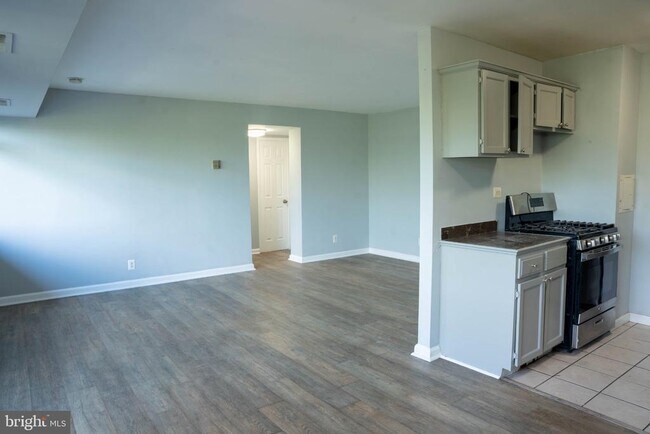 Foto del edificio - 5801 Quantrell Ave