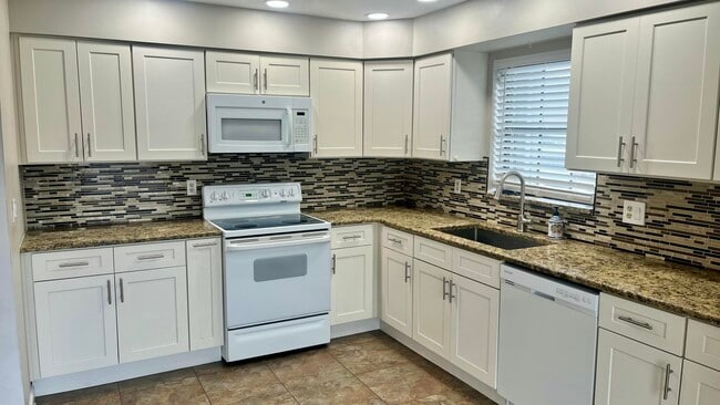 Building Photo - 1437 Princeton Ln