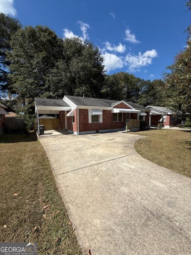 Foto principal - 2439 Plantation Dr