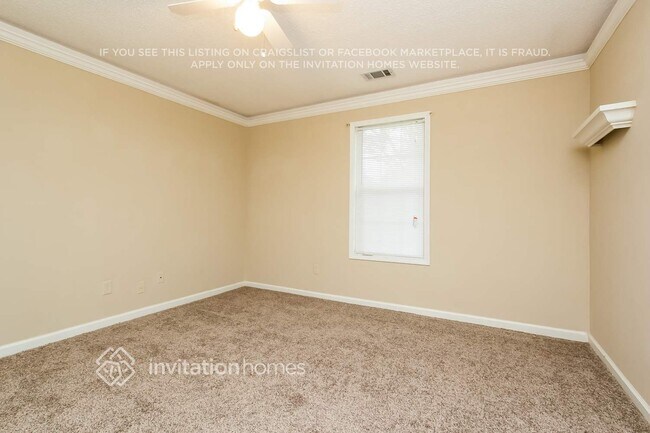 Building Photo - 443 Linda Ln