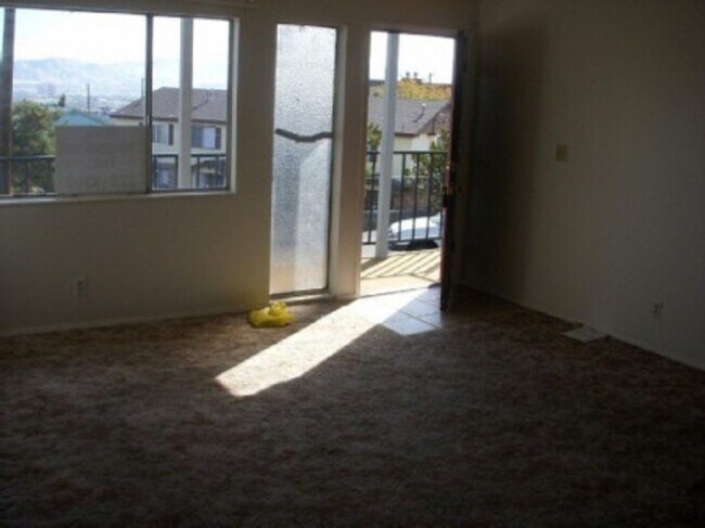 Foto del edificio - GREAT VIEWS - CLOSE TO UNR AND RANCHO SAN ...