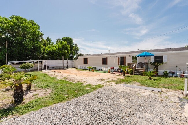 Building Photo - 329 Laureno Pl