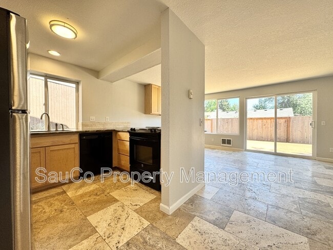 Building Photo - 7285 SW 158th Pl
