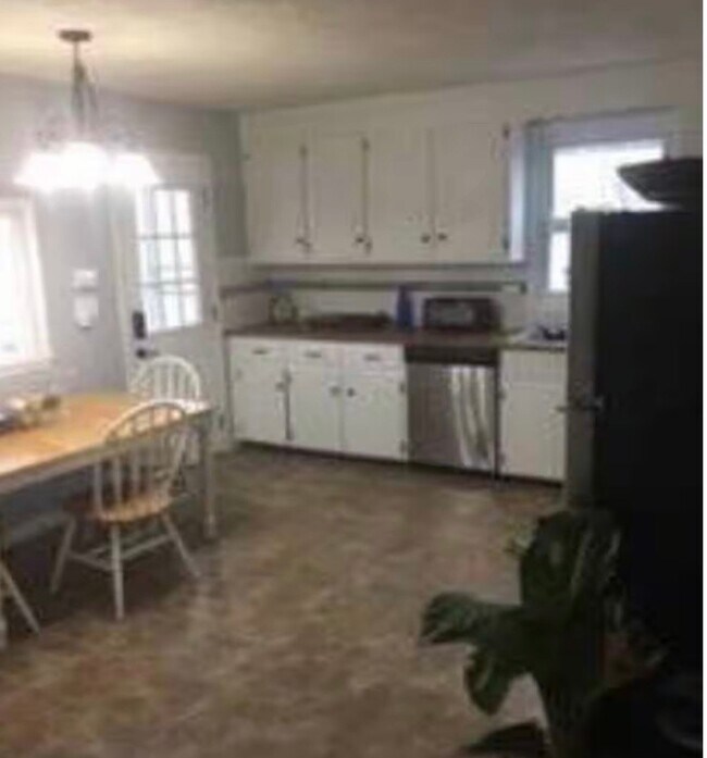 Foto del edificio - 832 Terryville Ave