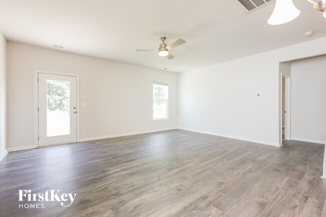 Building Photo - 114 Wild Lily Dr