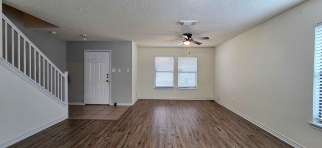Foto del edificio - 3 BED/2.5 BATH IN LOVELY SCHERTZ! Less than 5 miles to Randolph AFB