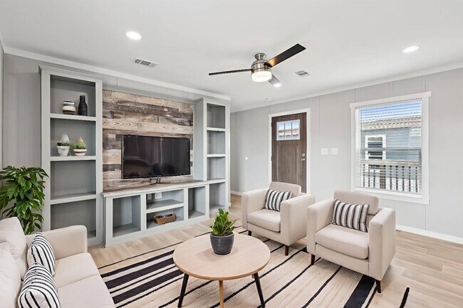 Building Photo - 1616 Swallowtail Dr