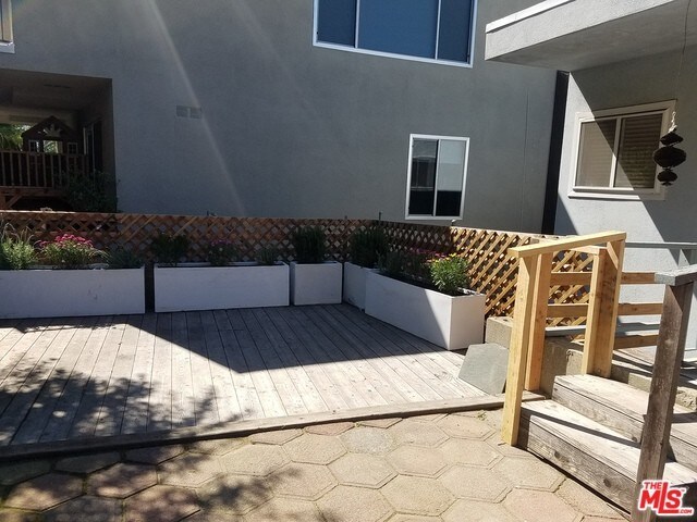 Building Photo - 372 Pershing Dr
