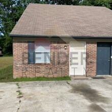 Building Photo - 3366-3368 Steeple Cir NE