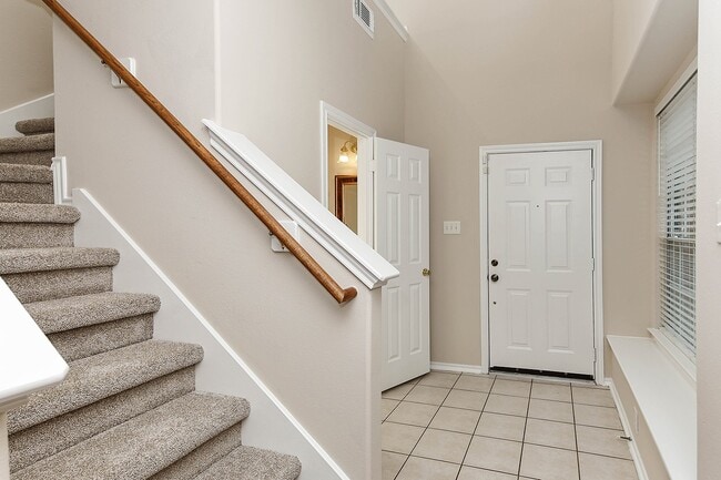 Foto del edificio - 10 Peach Ridge Pl
