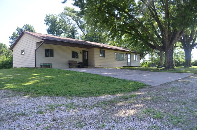 Building Photo - 1525 Indian Ave