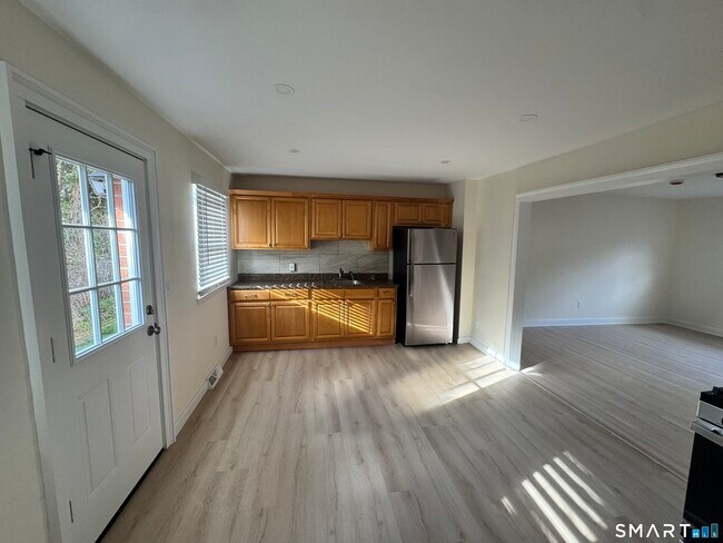 Foto del edificio - 75 Saltonstall Pkwy