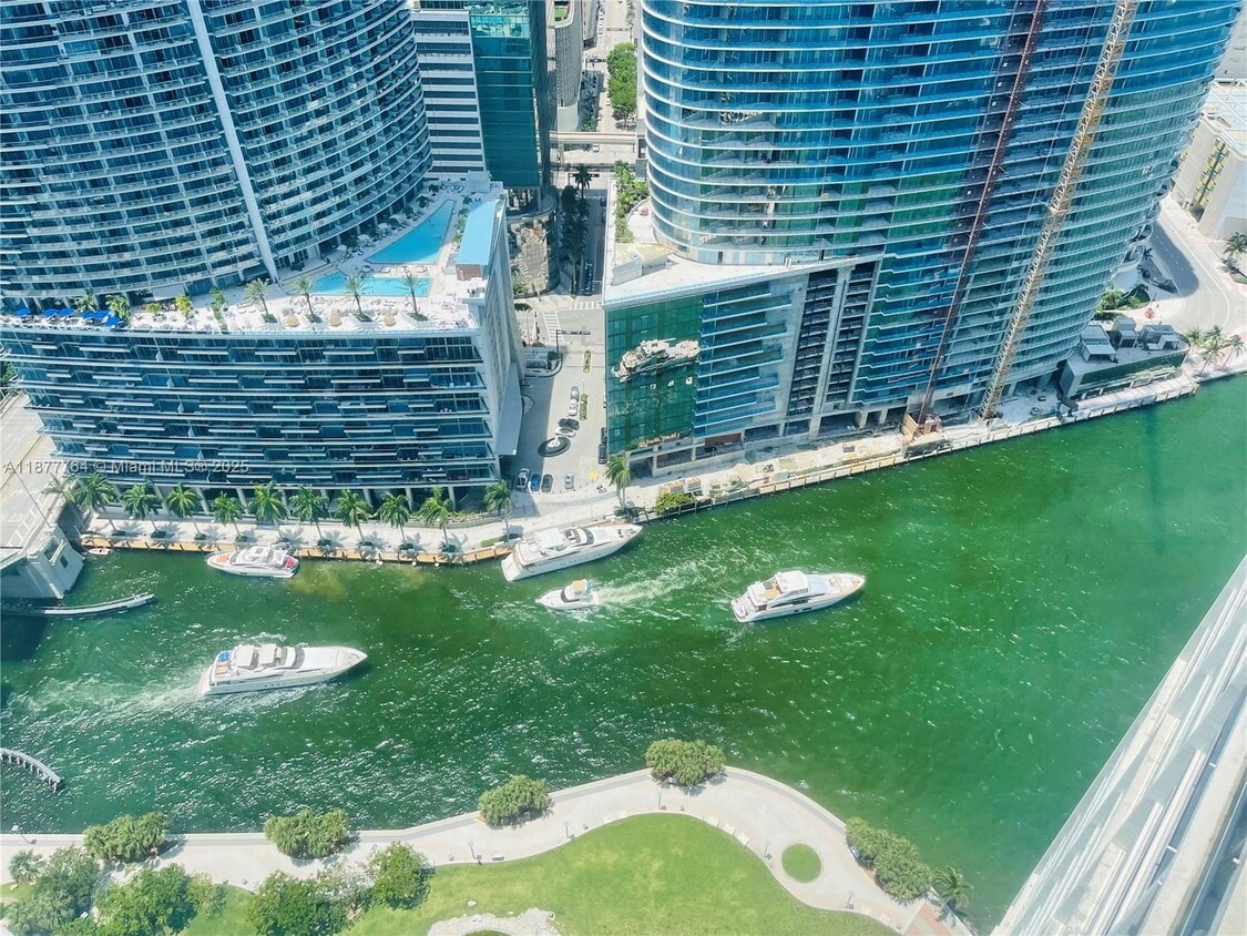 Primary Photo - 475 Brickell Ave