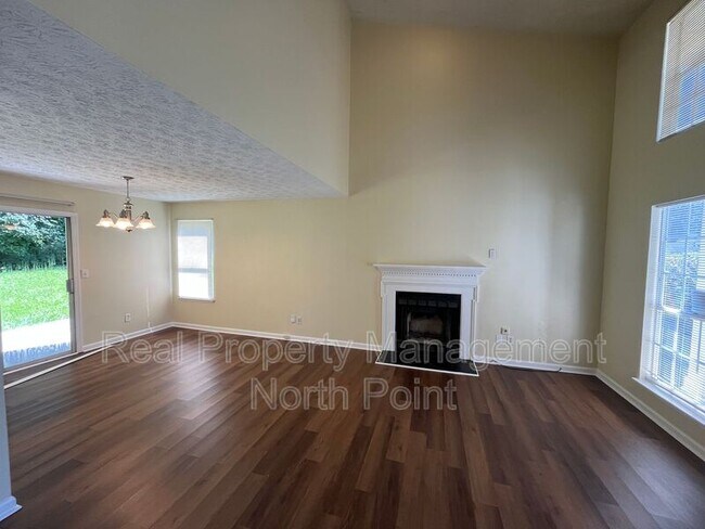 Foto del edificio - 3004 Kenville Ln