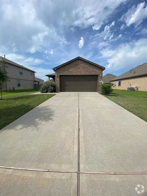 Building Photo - 5815 Bluebonnet Ln