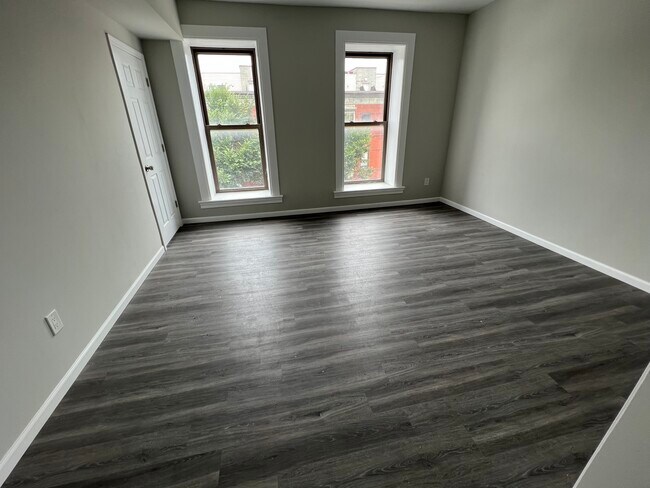 Building Photo - 1707 W Chicago Ave