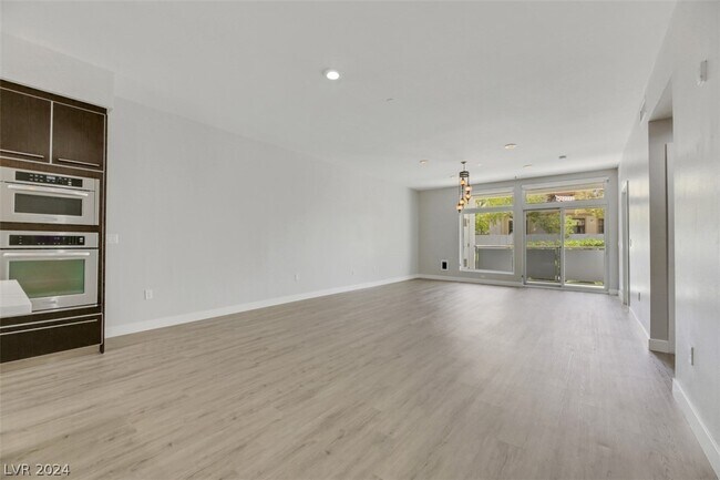 Foto del edificio - 8925 W Flamingo Rd