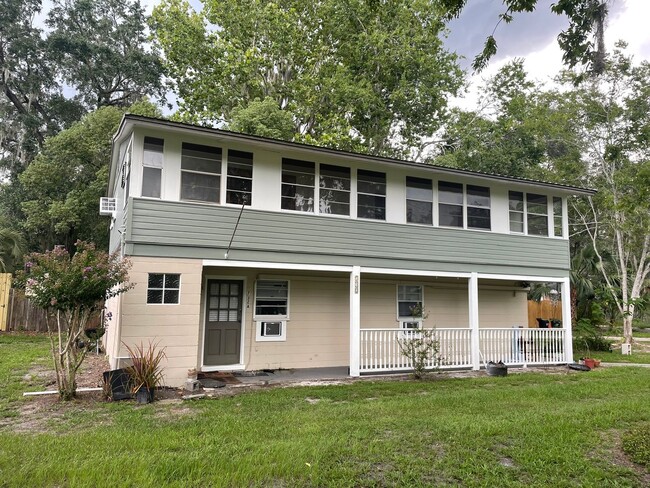 Building Photo - Great 2nd Floor 2 Bedroom, 1 Bath In Duckpond