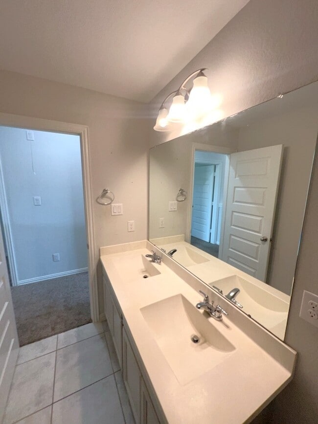 Building Photo - 7118 Fannin St