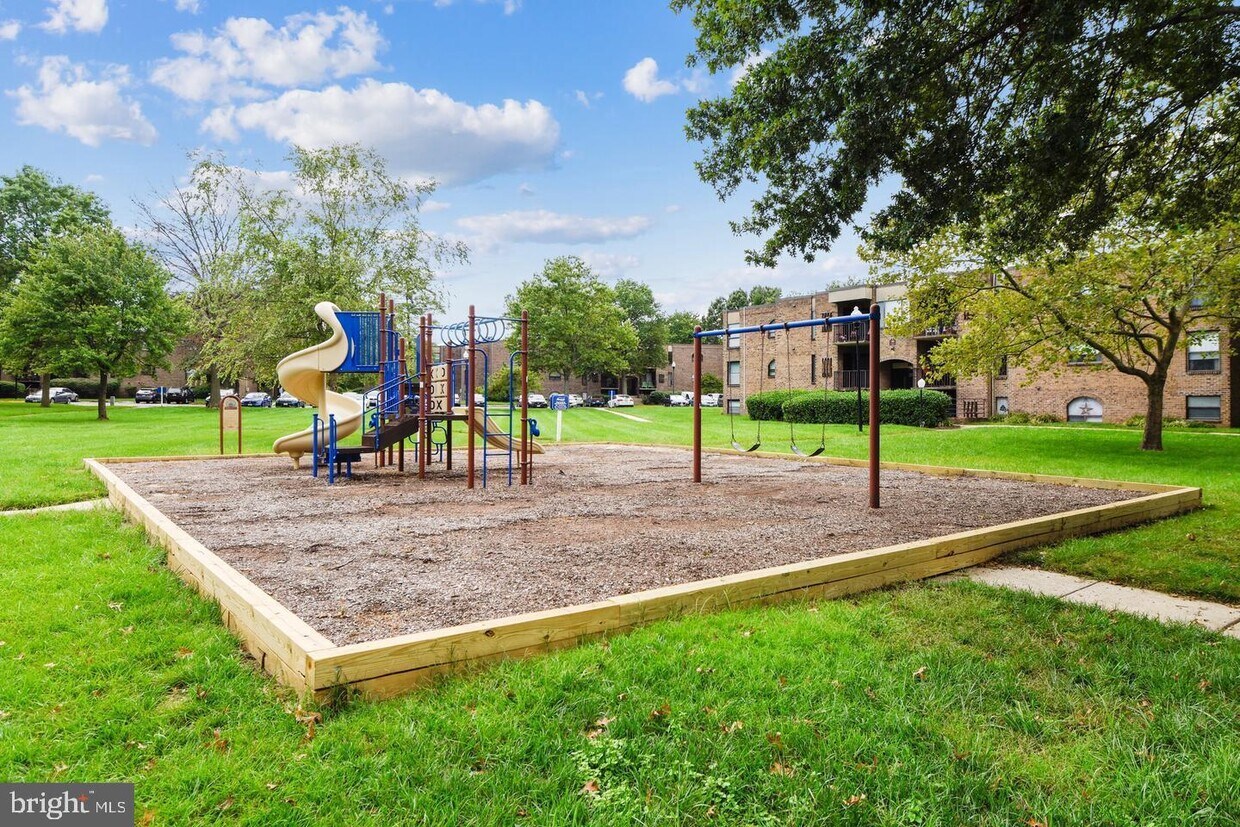 21 Silverwood Cir Unit 4, Annapolis, MD 21403 Room for Rent in