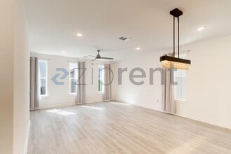 Building Photo - Unit 17
