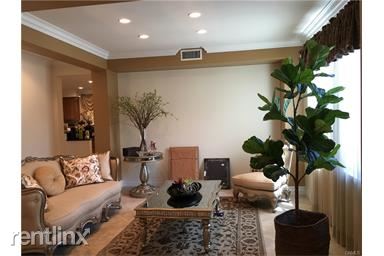 Foto principal - 7546 Los Olivos Pl
