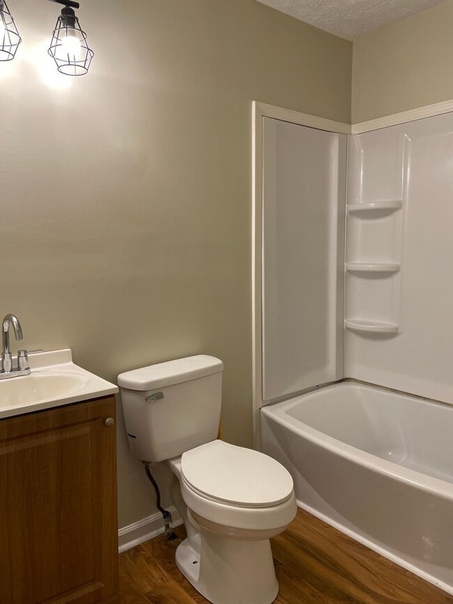 Building Photo - 3/1 House in Kingston $995