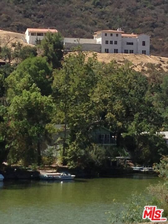 Building Photo - 29282 Circle Dr